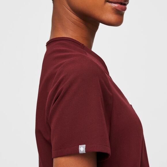 FIGS Scrub Top Women’s Small Catarina One Pocket Burgundy Technical Collection - Picture 7 of 8